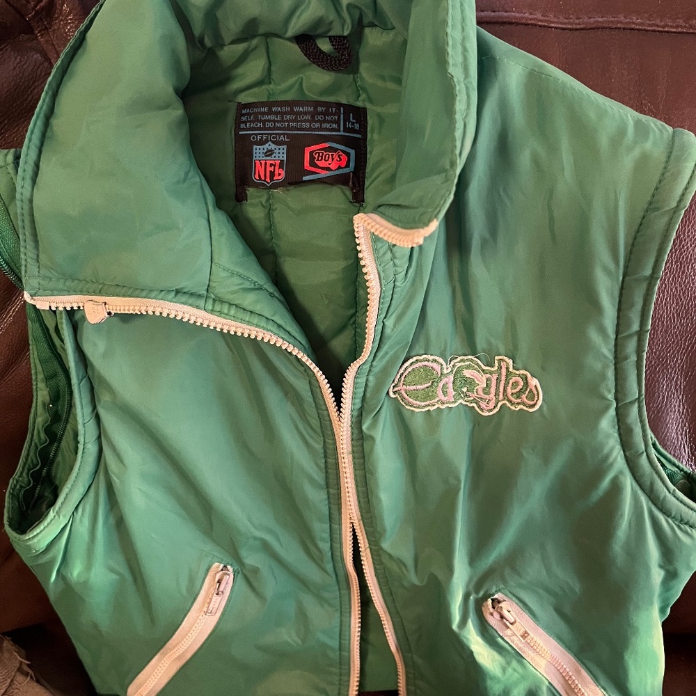 Vintage Boys Size Official NFL Philadelphia Eagles Puffer Jacket/Vest
